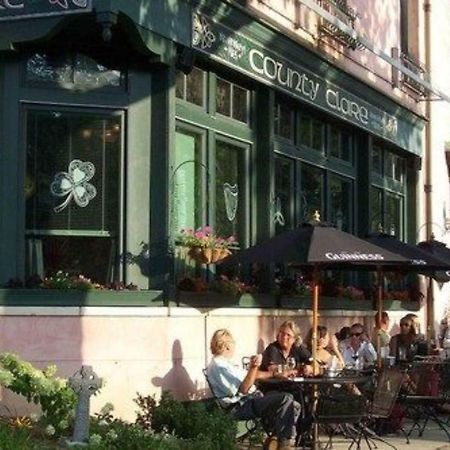 County Clare Inn Milwaukee Exterior photo