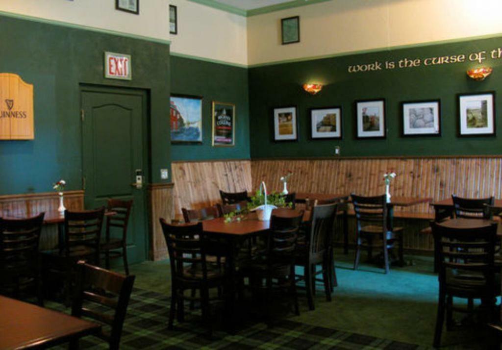 County Clare Inn Milwaukee Exterior photo